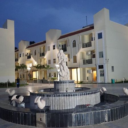 Vrindāvan Home-Like Infinity Resort المظهر الخارجي الصورة